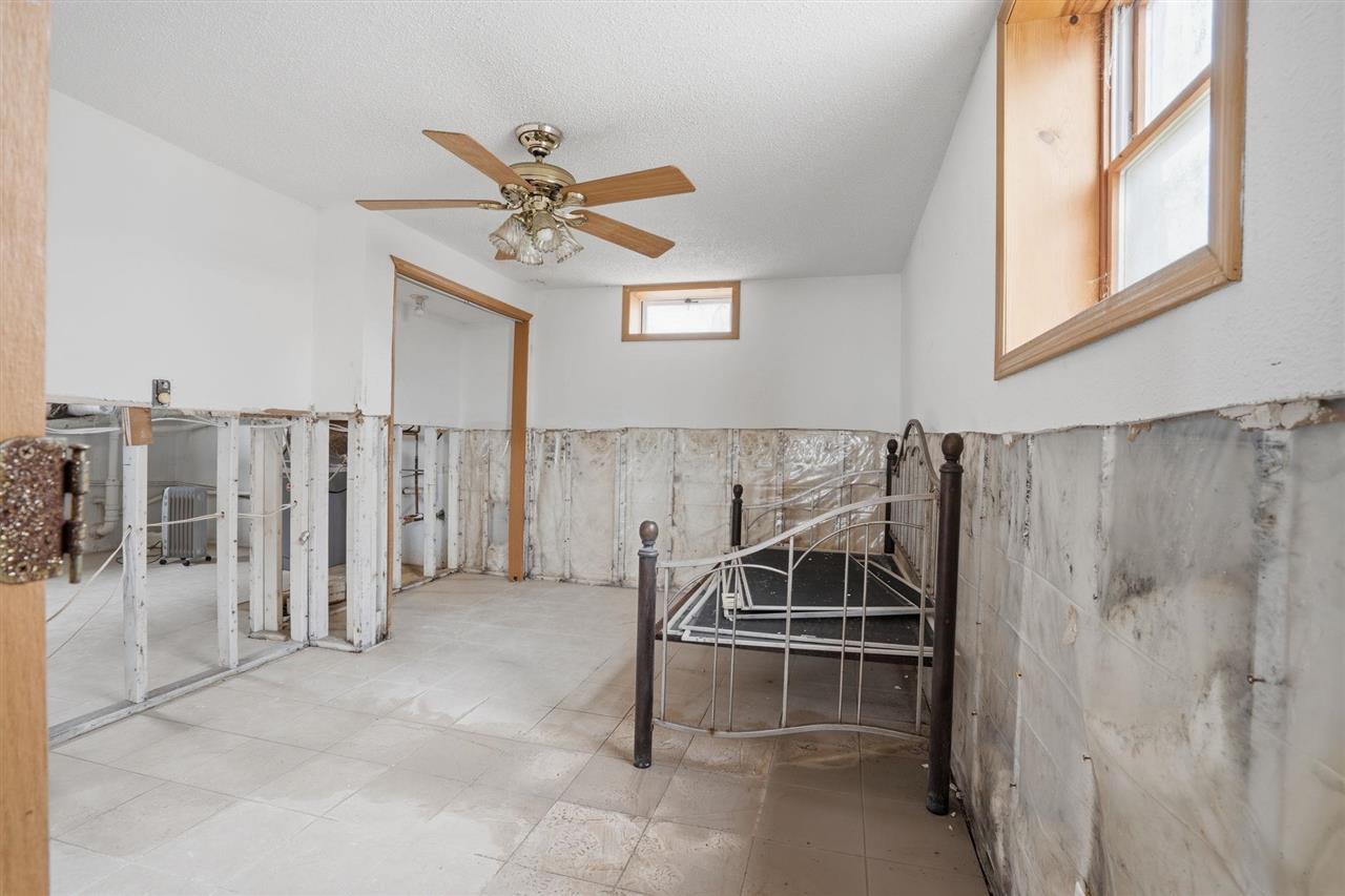 9874 F Avenue Wapello IA 52653