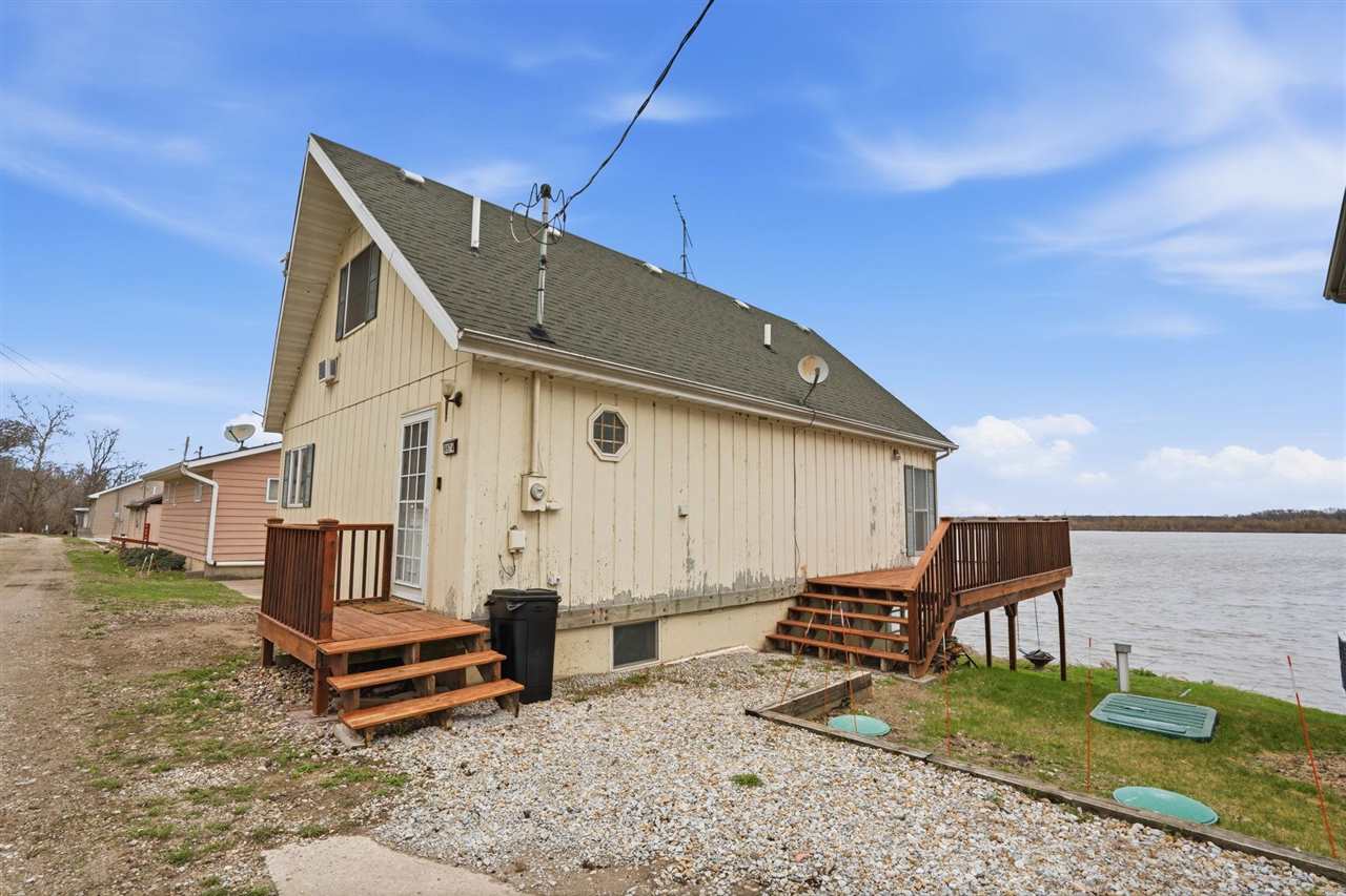 9874 F Avenue Wapello IA 52653