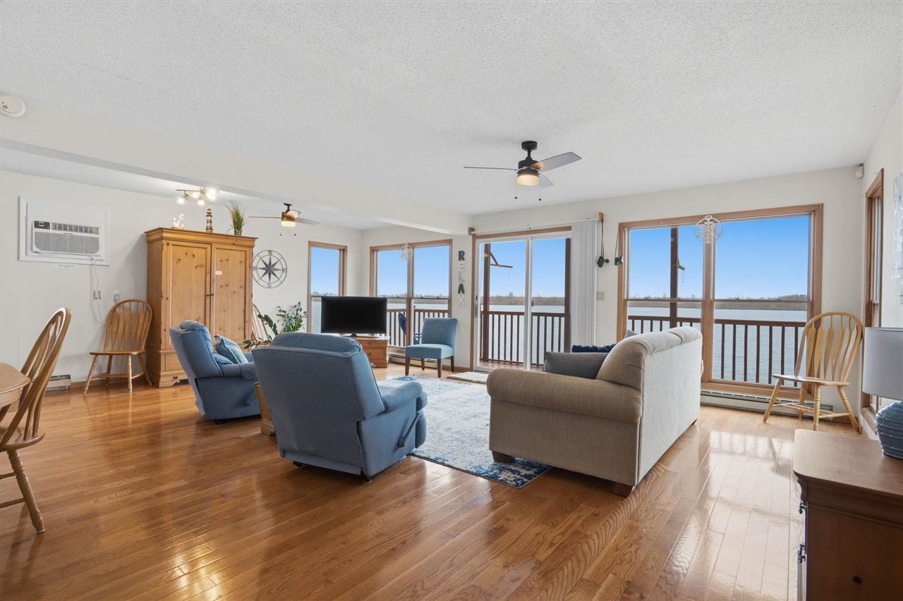 9874 F Avenue Wapello IA 52653