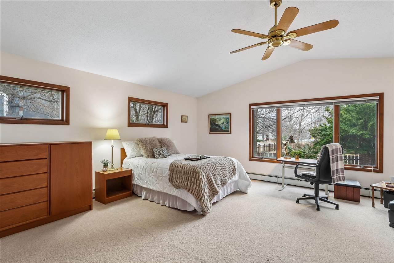 104 Sunset Street Iowa City IA 52246