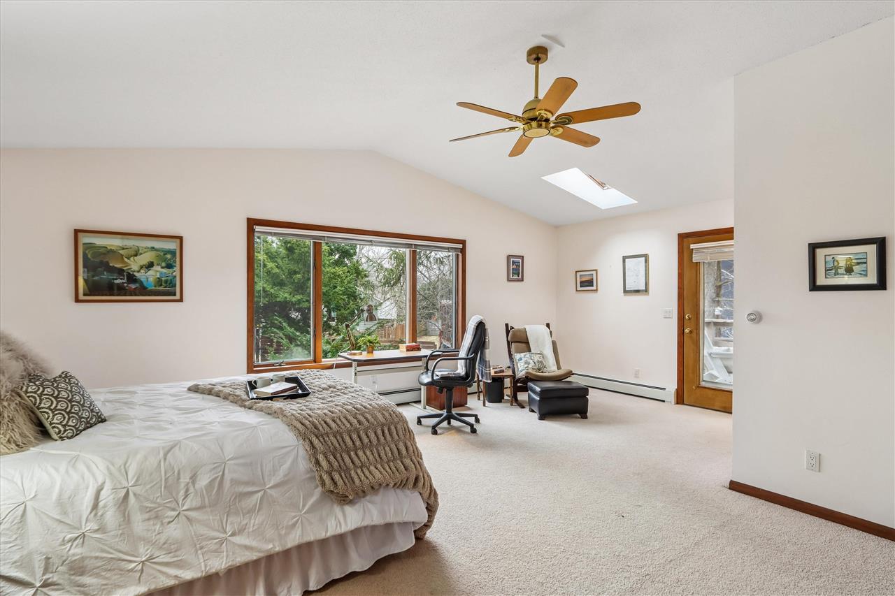 104 Sunset Street Iowa City IA 52246