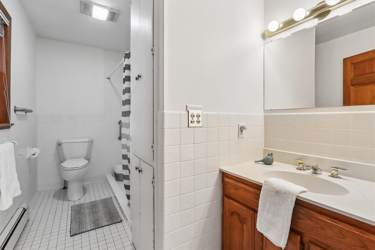 104 Sunset Street Iowa City IA 52246