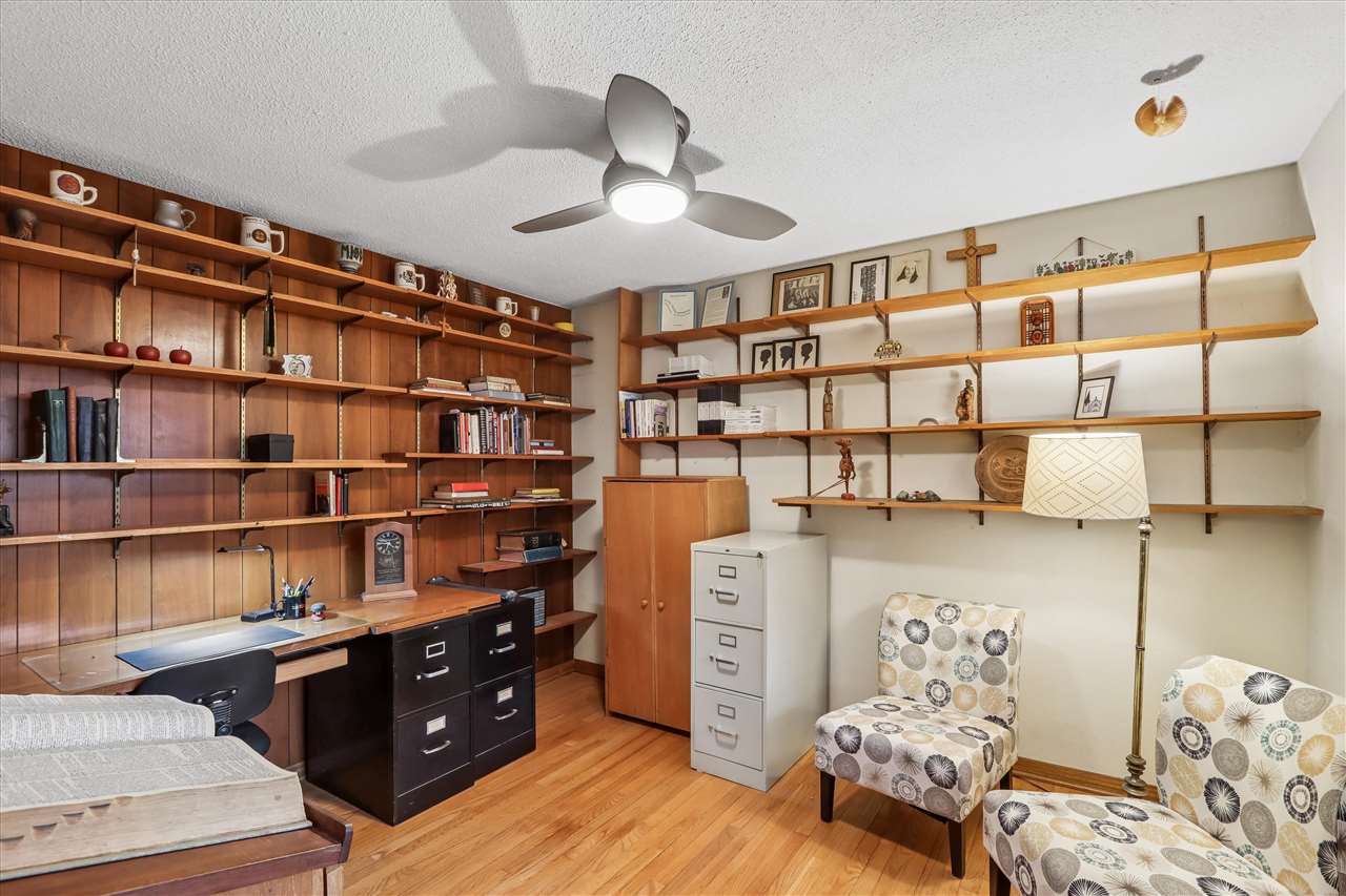 104 Sunset Street Iowa City IA 52246