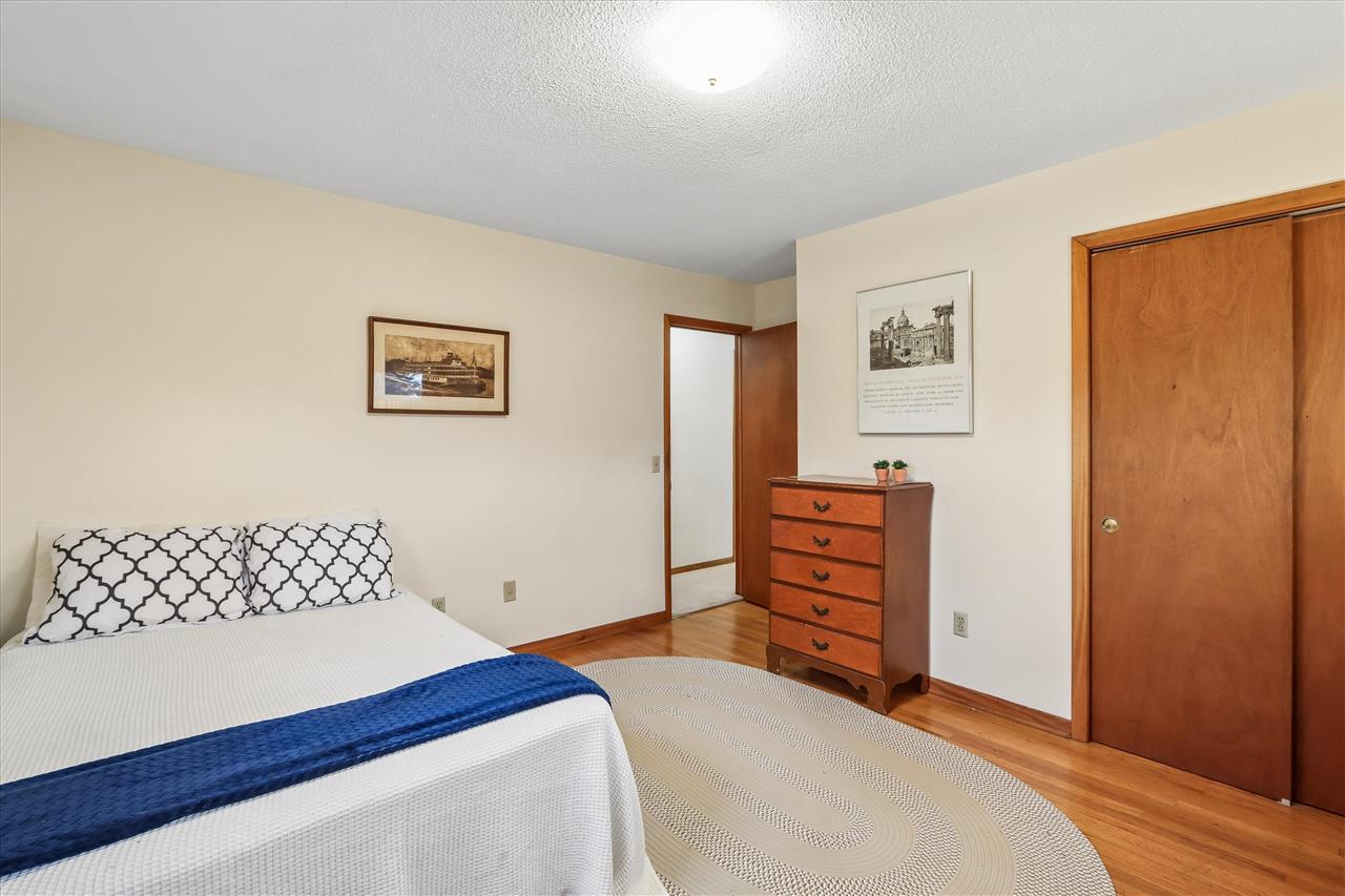104 Sunset Street Iowa City IA 52246