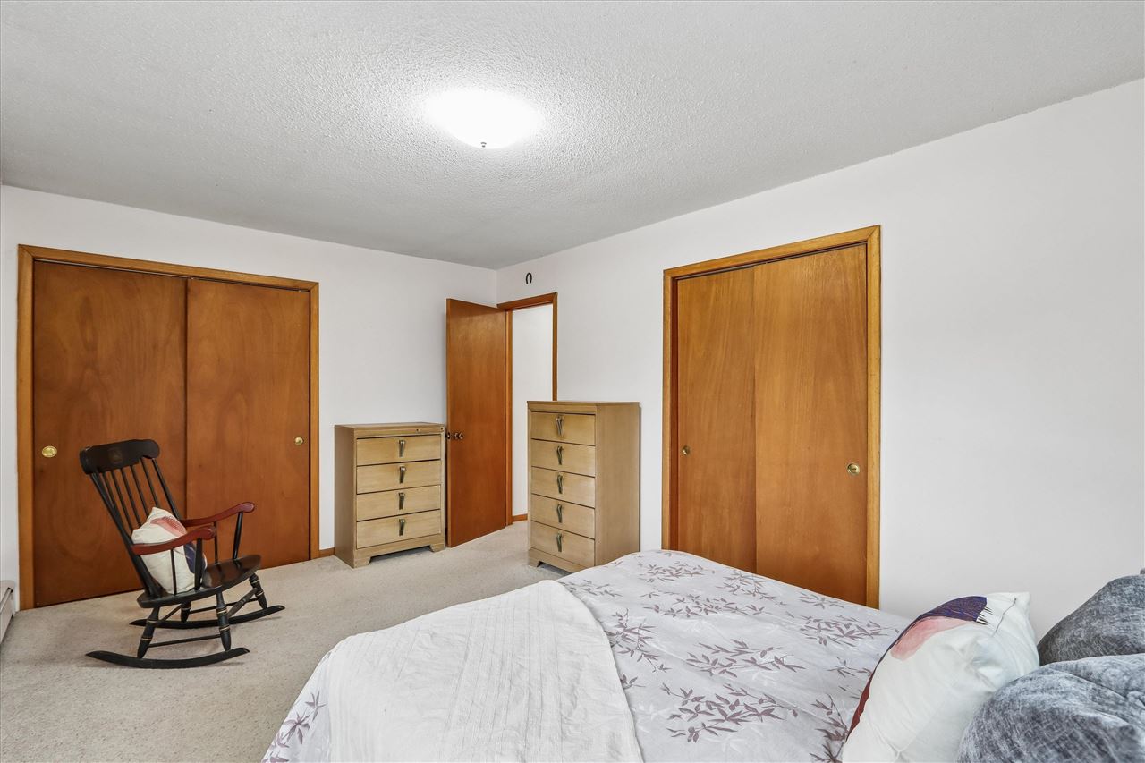 104 Sunset Street Iowa City IA 52246