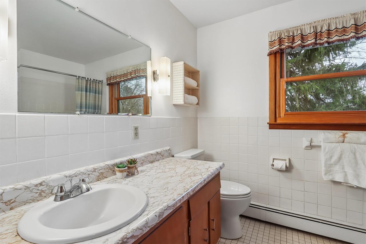 104 Sunset Street Iowa City IA 52246