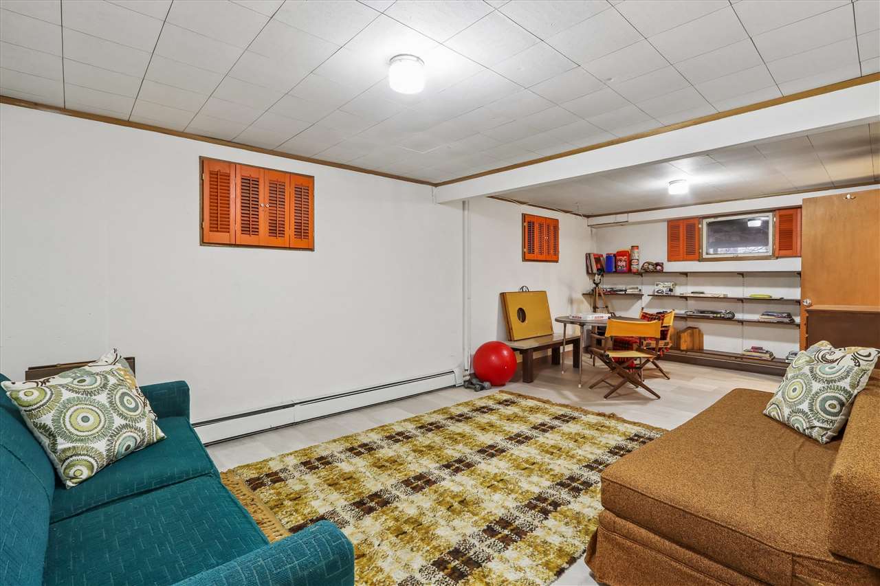 104 Sunset Street Iowa City IA 52246