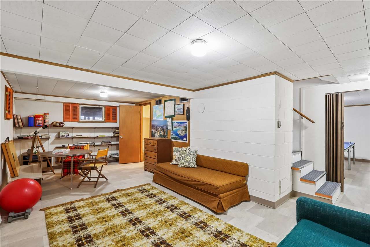 104 Sunset Street Iowa City IA 52246