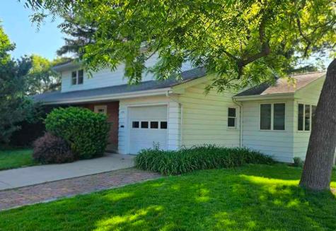 104 Sunset Street Iowa City IA 52246