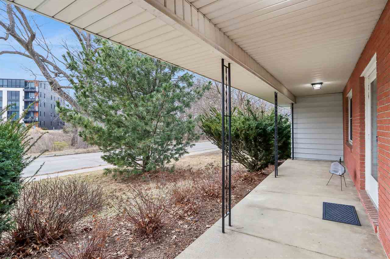 104 Sunset Street Iowa City IA 52246