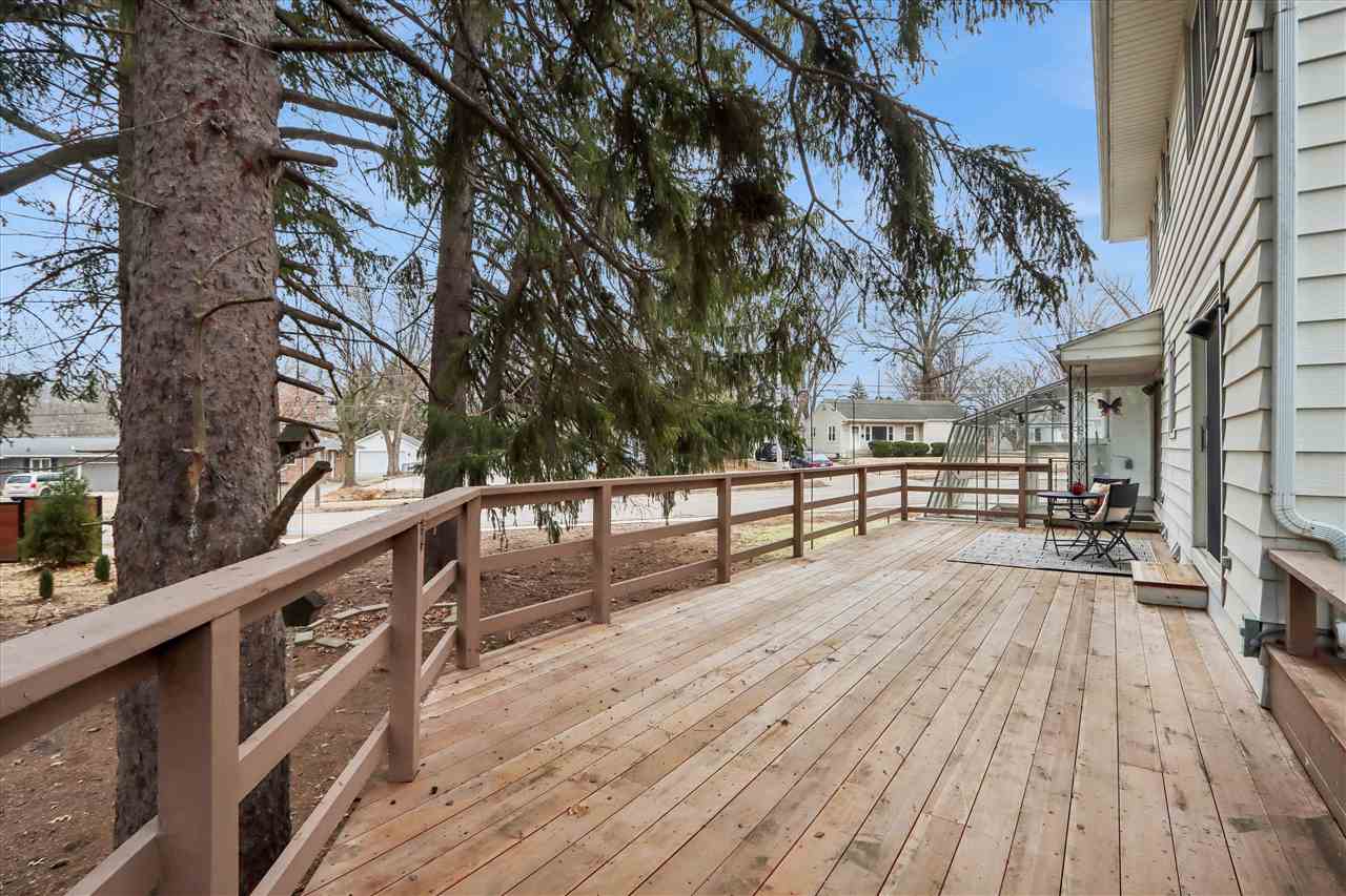 104 Sunset Street Iowa City IA 52246