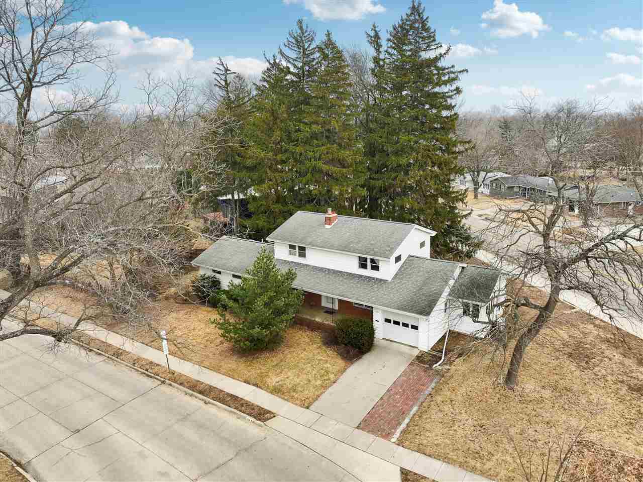 104 Sunset Street Iowa City IA 52246