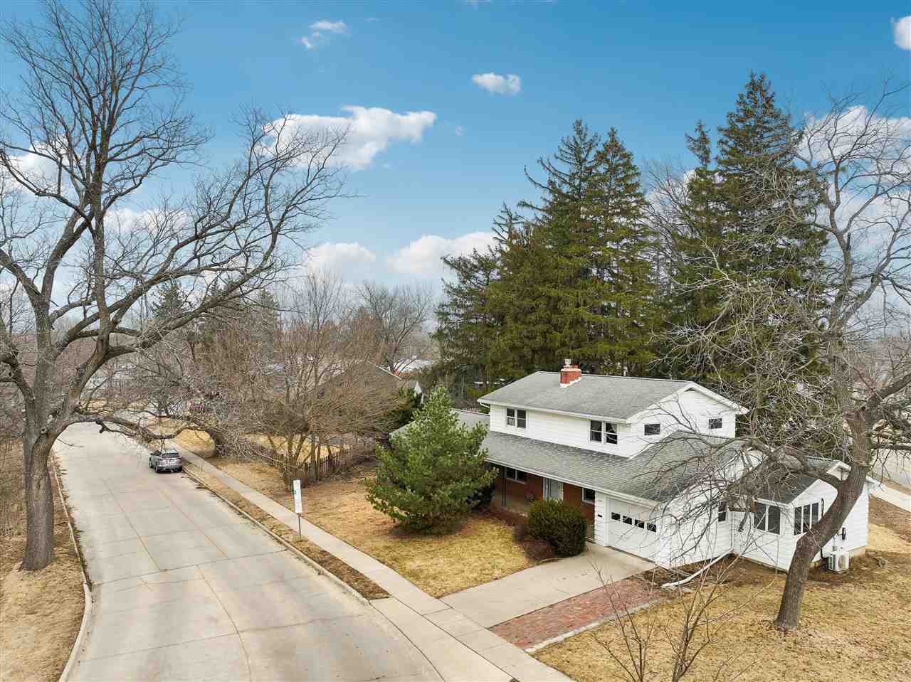 104 Sunset Street Iowa City IA 52246