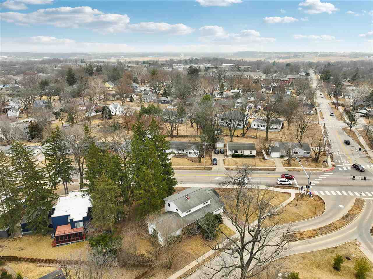 104 Sunset Street Iowa City IA 52246