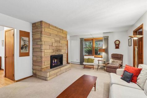 104 Sunset Street Iowa City IA 52246