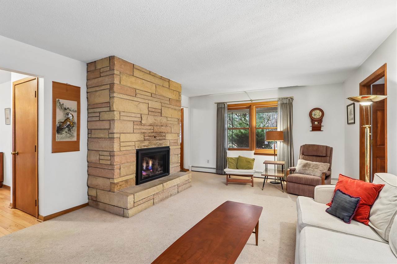 104 Sunset Street Iowa City IA 52246