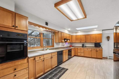 104 Sunset Street Iowa City IA 52246
