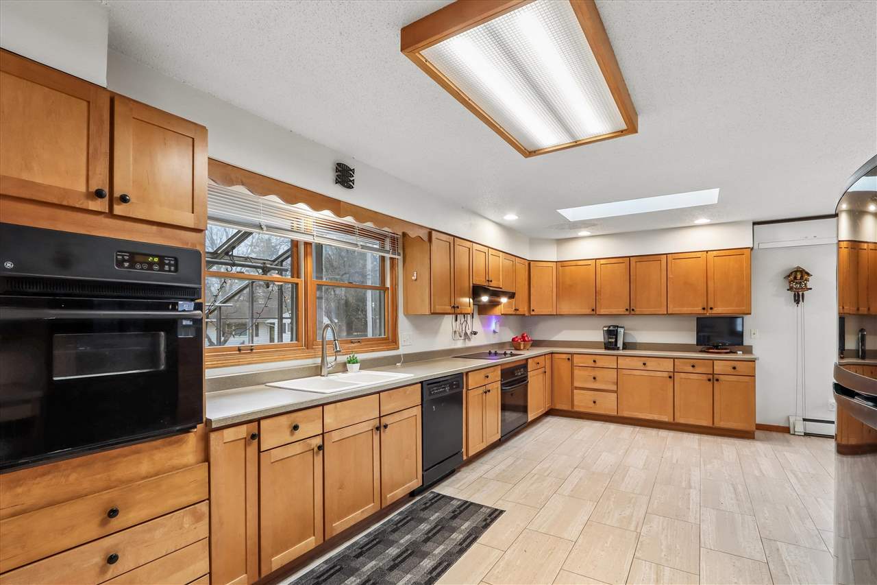 104 Sunset Street Iowa City IA 52246