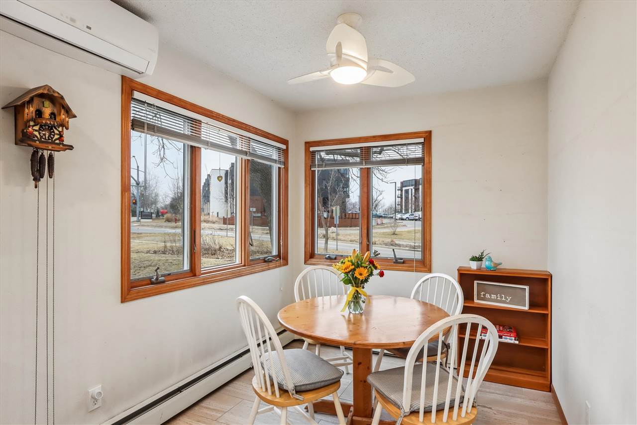 104 Sunset Street Iowa City IA 52246