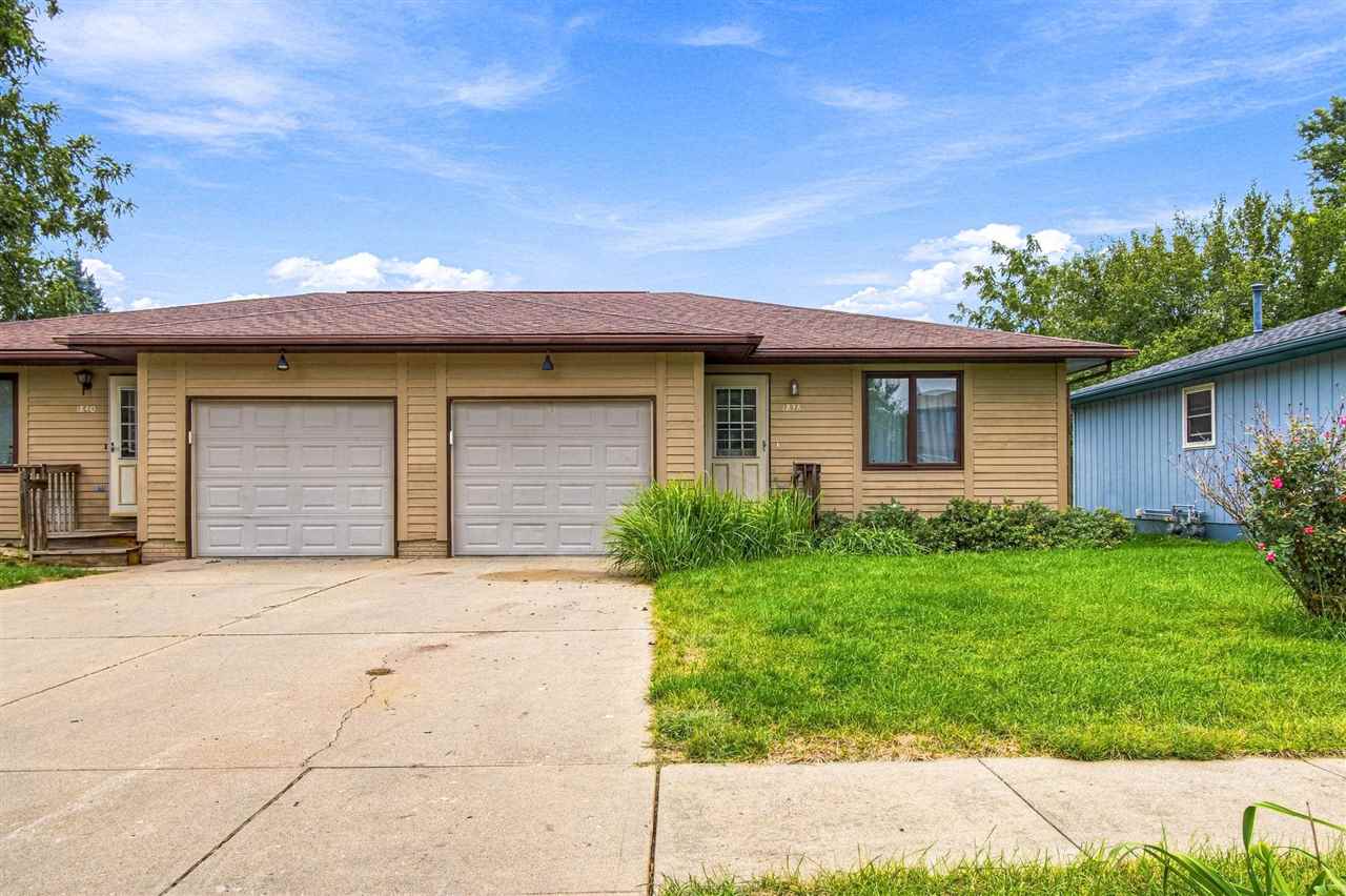1838 & 1840 Hollywood Court Iowa City IA 52240