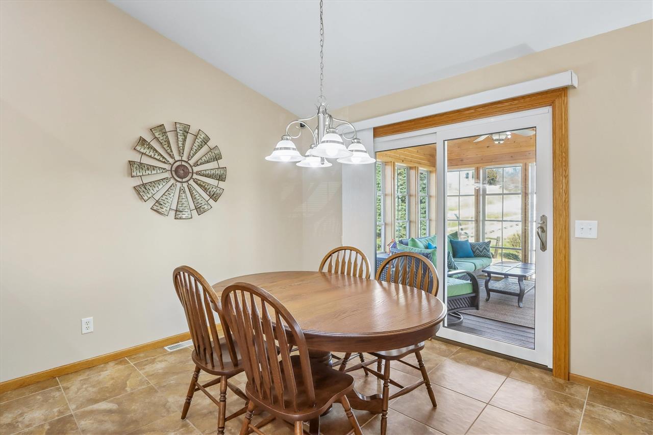 1260 Sunrise Drive Ely IA 52227