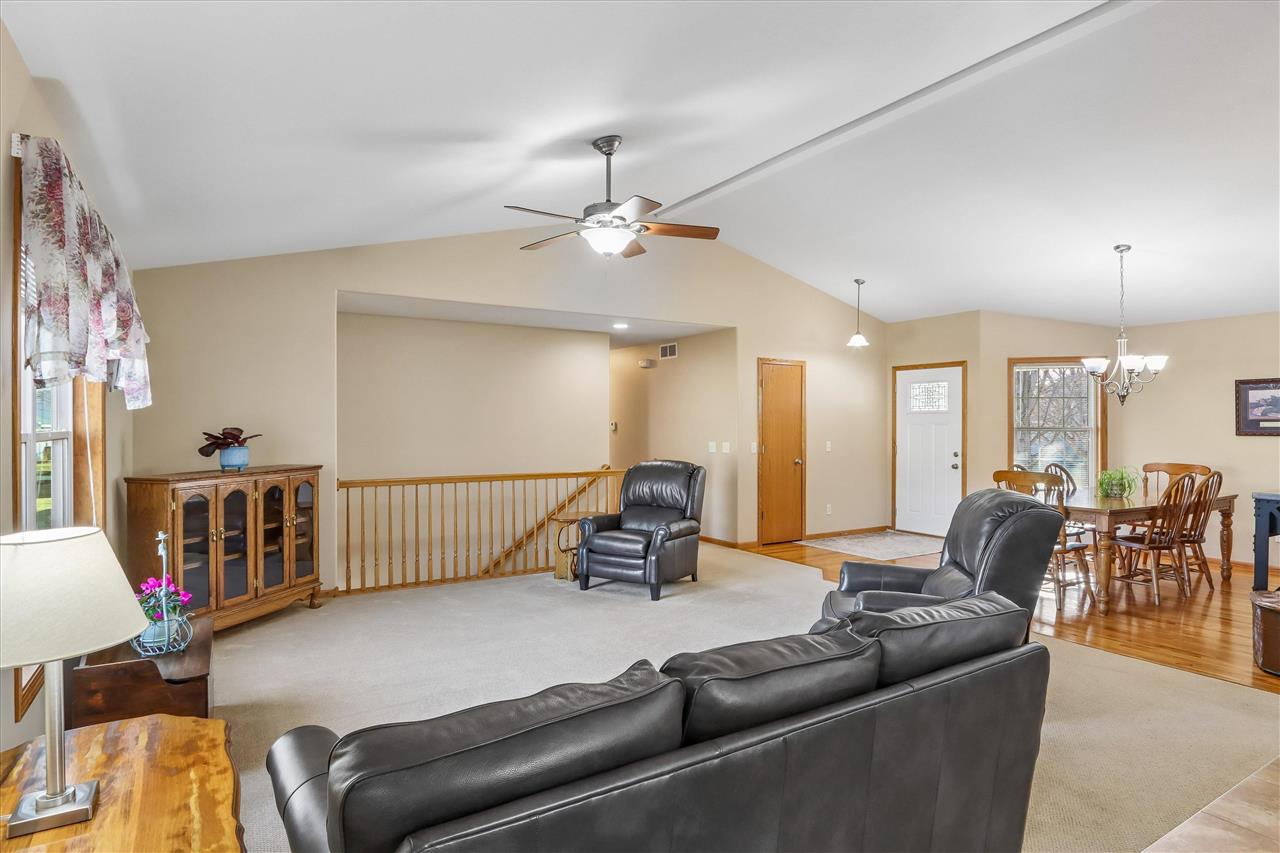 1260 Sunrise Drive Ely IA 52227