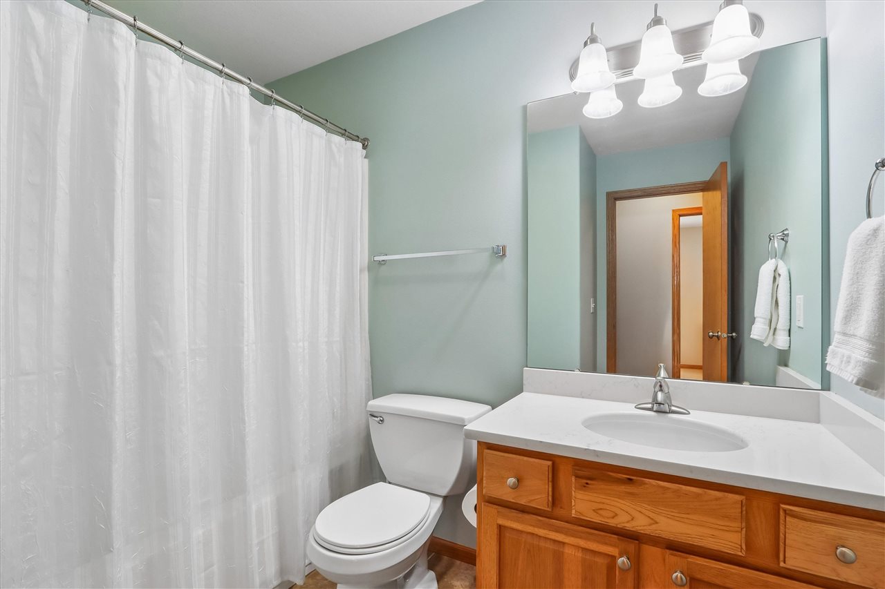 1260 Sunrise Drive Ely IA 52227