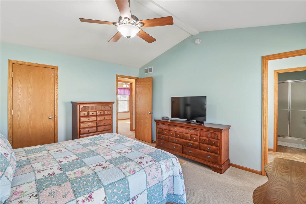 1260 Sunrise Drive Ely IA 52227
