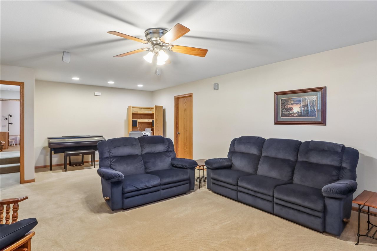 1260 Sunrise Drive Ely IA 52227