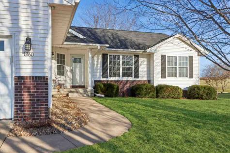 1260 Sunrise Drive Ely IA 52227