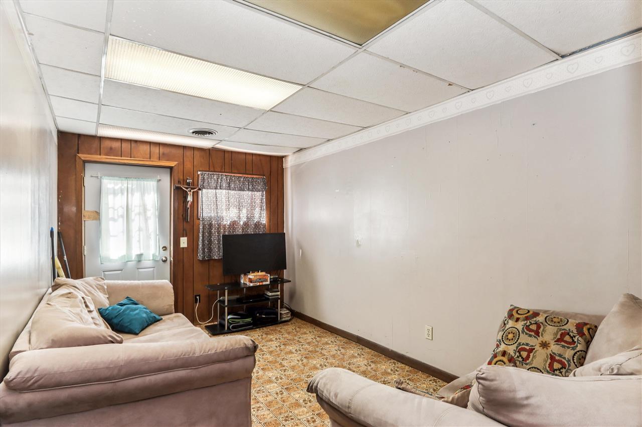 102 Washington Street Williamsburg IA 52361