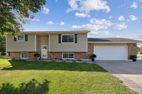 1002 W 17th Street Vinton IA 52349