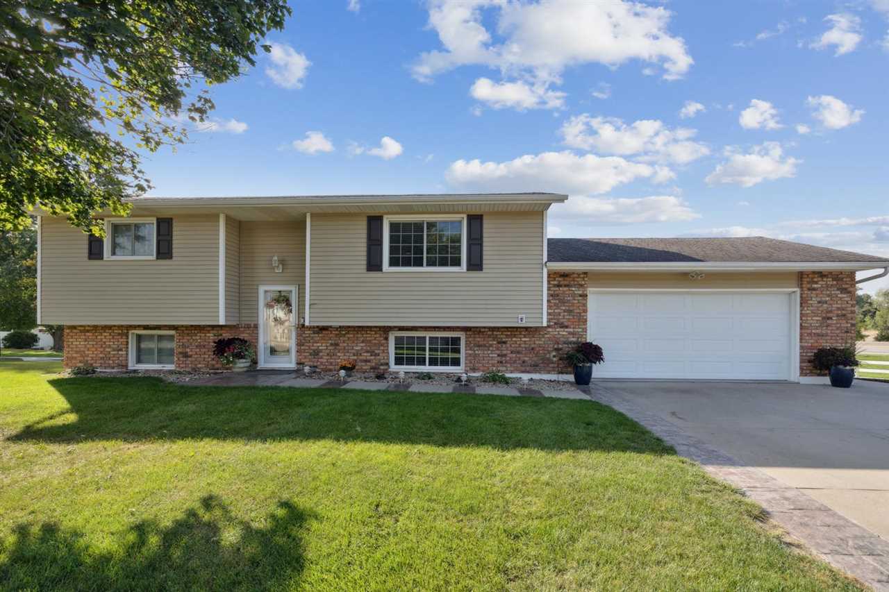 1002 W 17th Street Vinton IA 52349