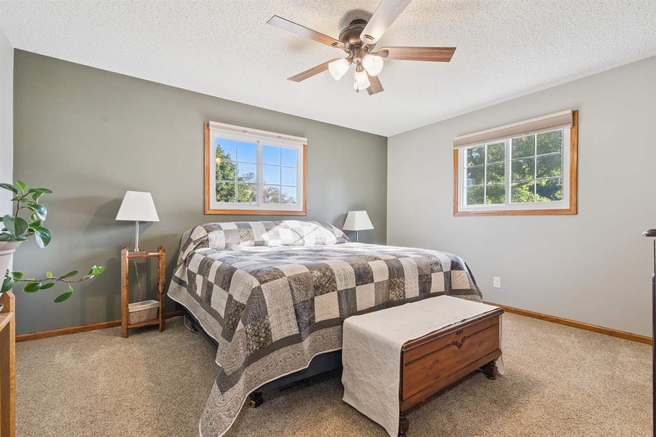 1002 W 17th Street Vinton IA 52349