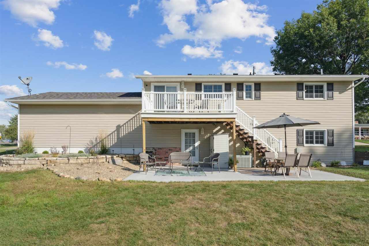1002 W 17th Street Vinton IA 52349