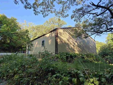 9918 F Avenue Wapello IA 52653