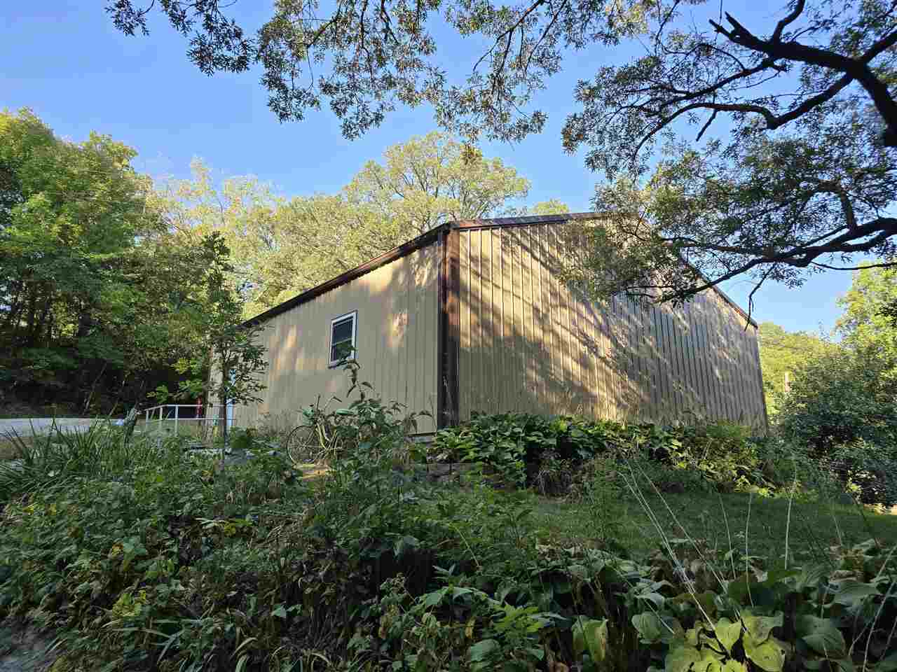 9918 F Avenue Wapello IA 52653