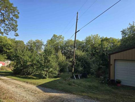 9918 F Avenue Wapello IA 52653