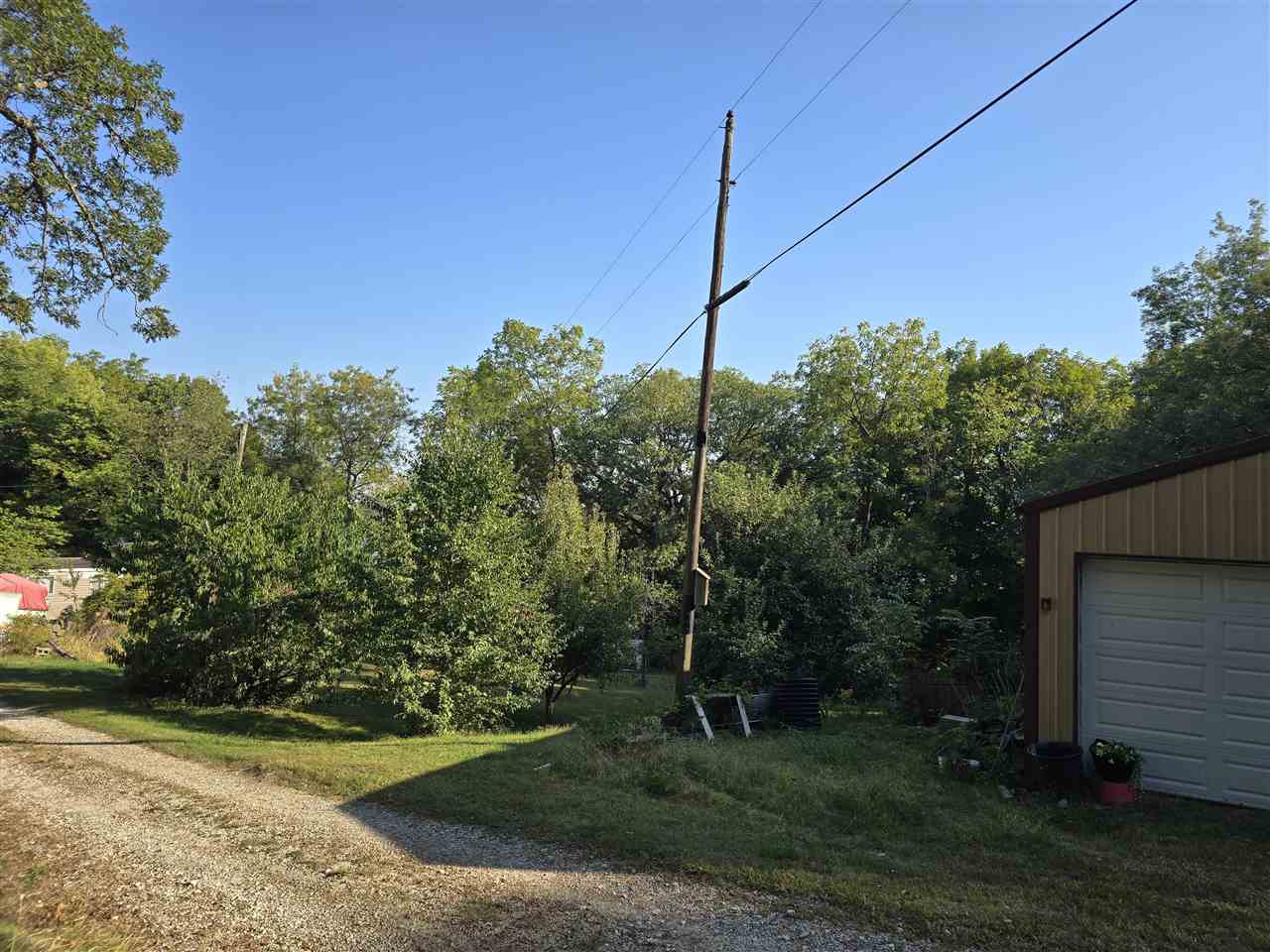 9918 F Avenue Wapello IA 52653