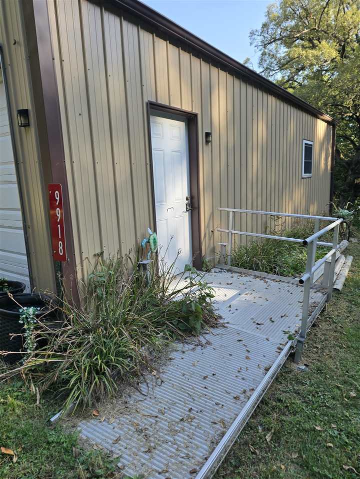 9918 F Avenue Wapello IA 52653