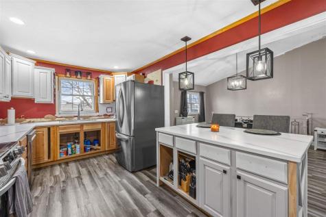 625 Freeseway Drive Robins IA 52328