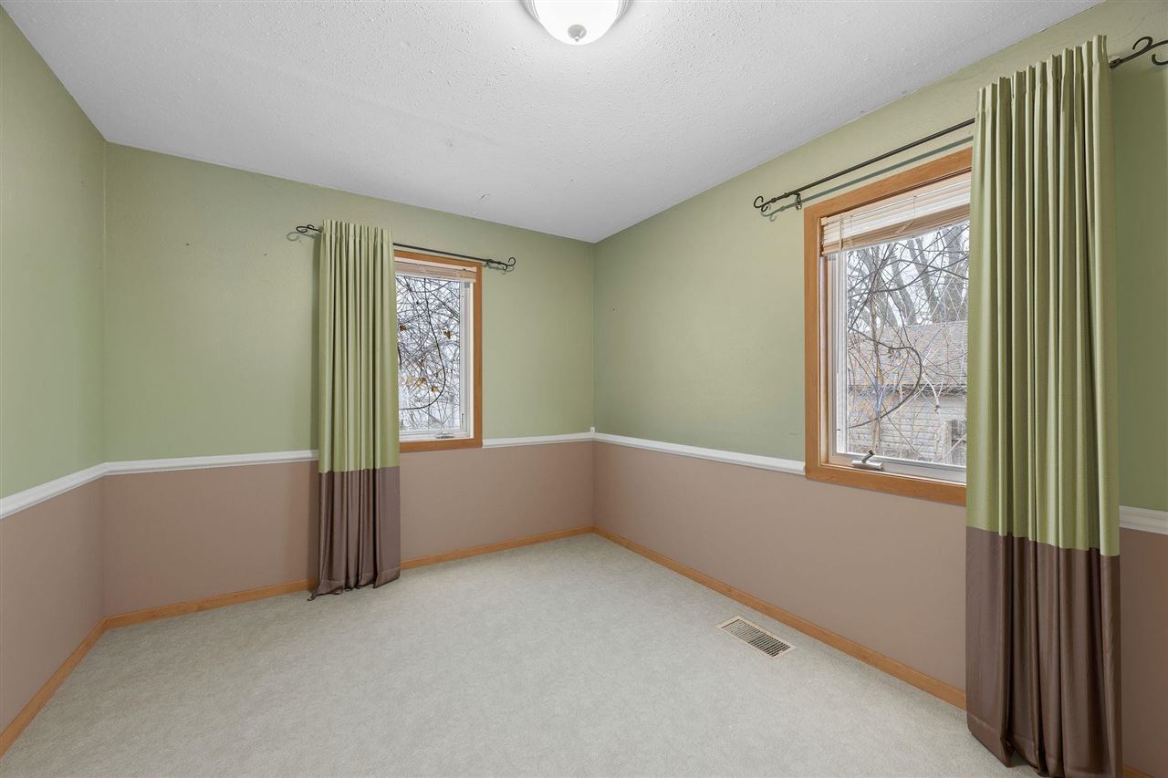 625 Freeseway Drive Robins IA 52328
