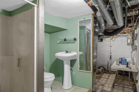 625 Freeseway Drive Robins IA 52328