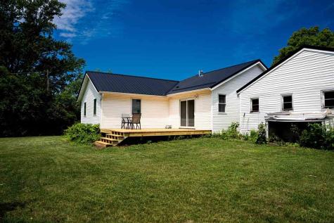 625 Freeseway Drive Robins IA 52328
