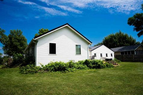 625 Freeseway Drive Robins IA 52328