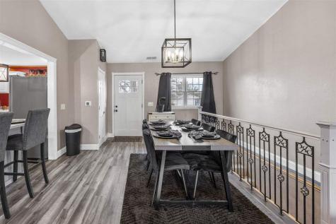 625 Freeseway Drive Robins IA 52328