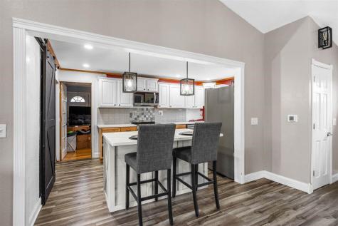 625 Freeseway Drive Robins IA 52328