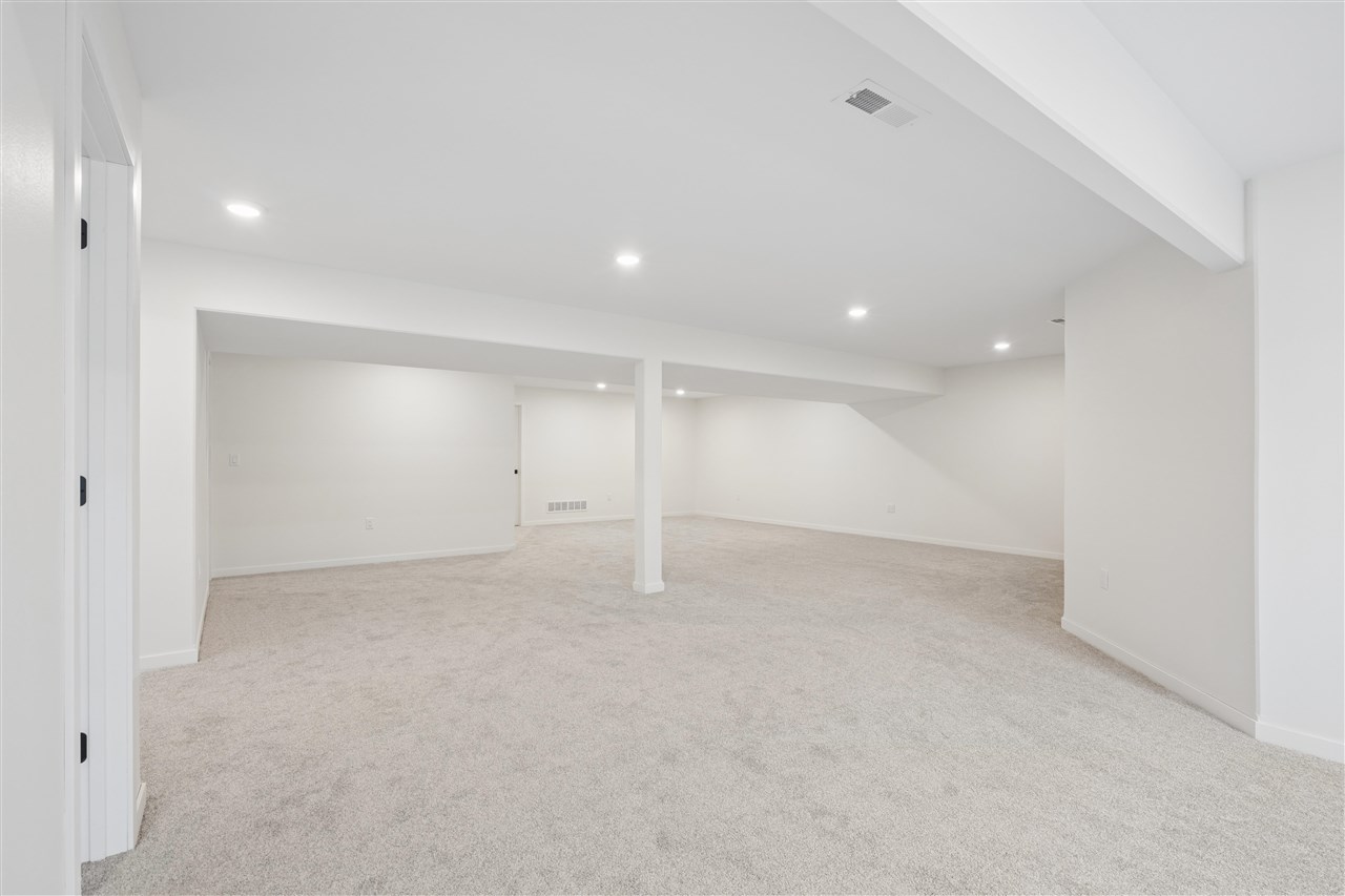 1410 Roosevelt Circle North Liberty IA 52317
