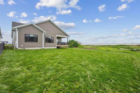 1410 Roosevelt Circle North Liberty IA 52317