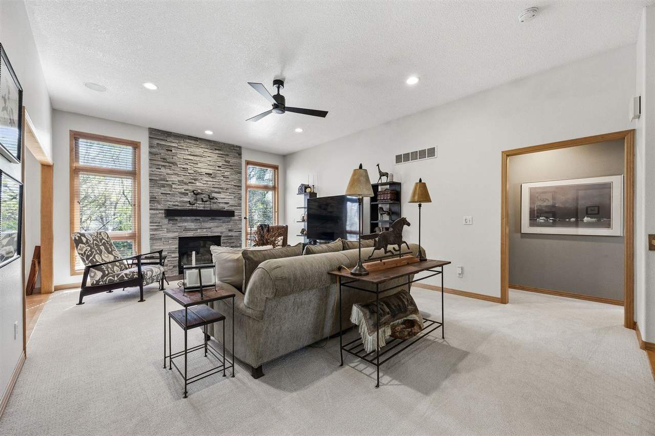32 Donegal Place Iowa City IA 52246-3405
